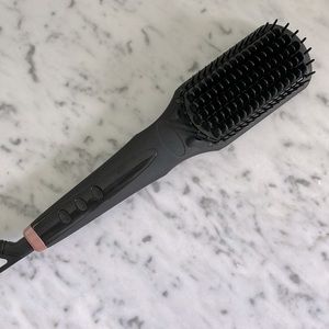 Amika Polished Perfection Straightening Brush